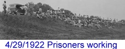 4_29leveescene05prisoners.jpg (108248 bytes)